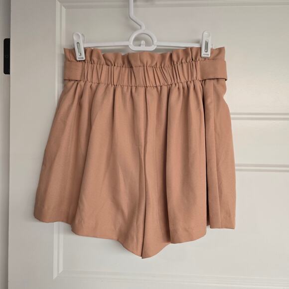 Women's Favlux Peach Pleated Front Paper Bag Shorts | Size Small - Picture 2 of 10